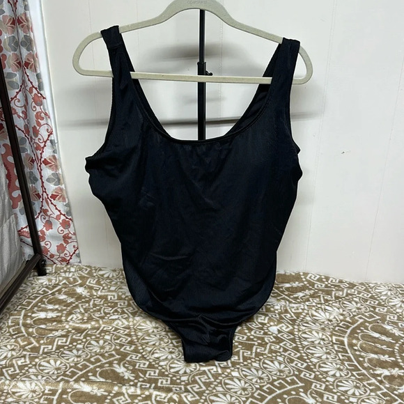 Catalina One Piece Black Swimsuit Size 3X (22-24) - Picture 1 of 10